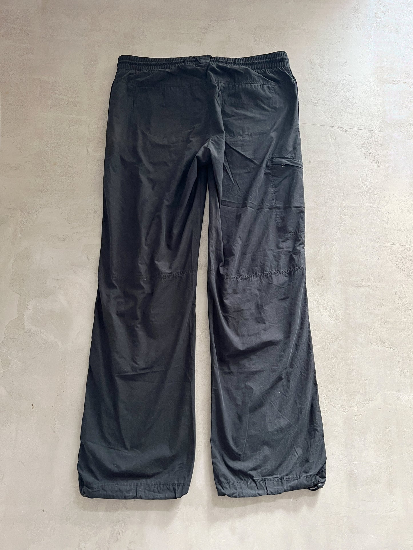 BLACK NIKE TRACK PANTS - 2000S - L/M